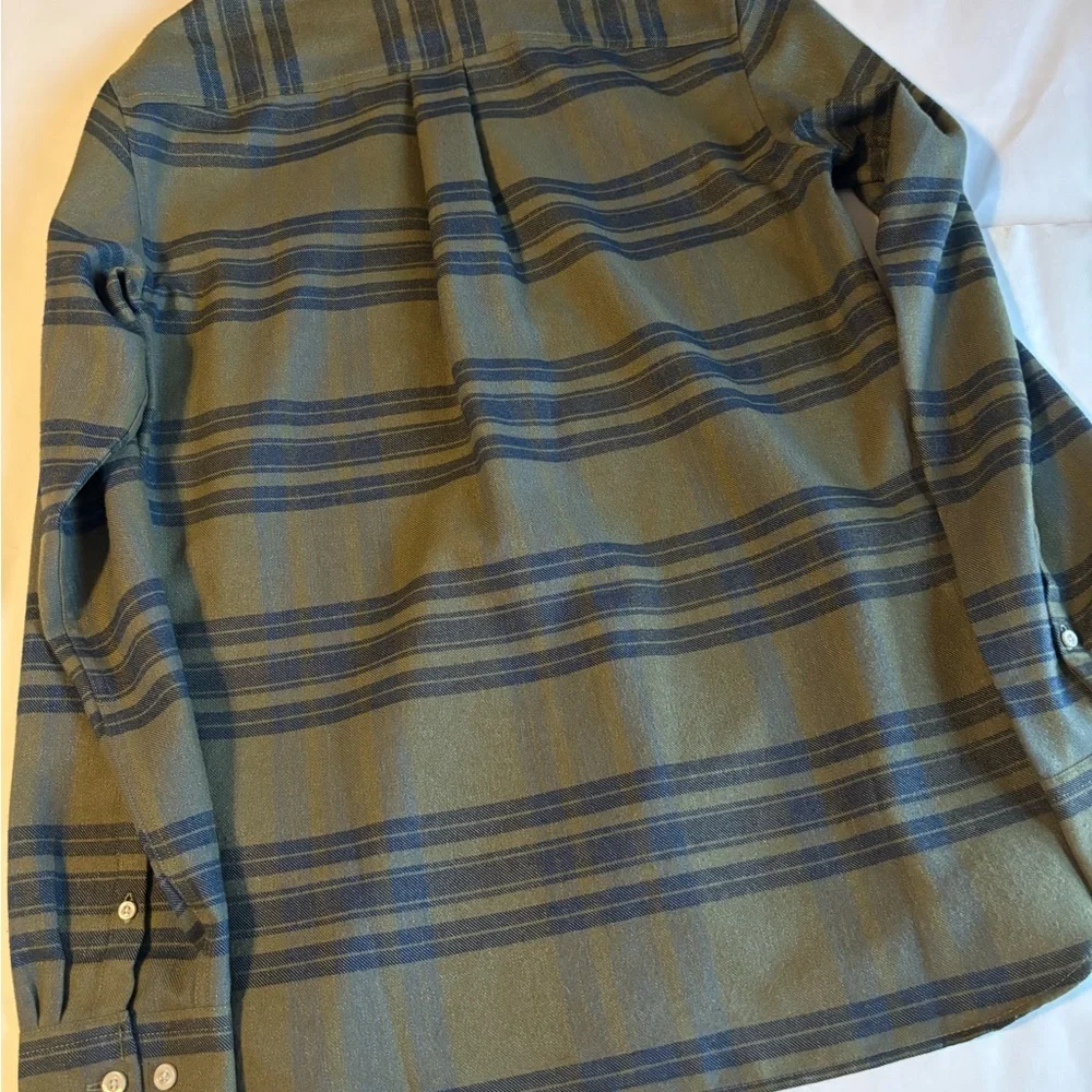 The North Face Olive and Navy Plaid Shirt - Picture 4 of 7